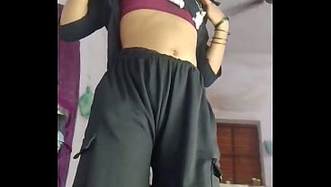 Cowgirl Goyangan Ganas Suami Indian Bhabhi, Erangan Hindi Bikin Teler