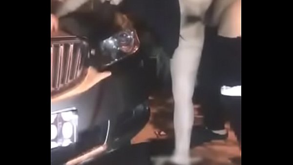 Gadis Tionghoa Mesum Di Pinggir Jalan