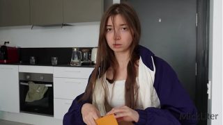 Jangan Sentuh Kakak Tiriku, Tapi Aku Siap Jadi Boneka Nafsumu