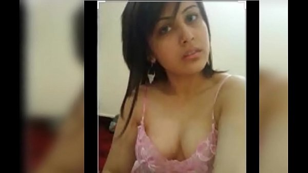 Neha Digilir Habis-habisan Oleh Supirnya, Cerita Panas Dengan Suara Hindi