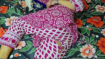 Ibu Tiri Celana Robek, Anak Tiri Langsung Gas Puki Bundar Mantap.