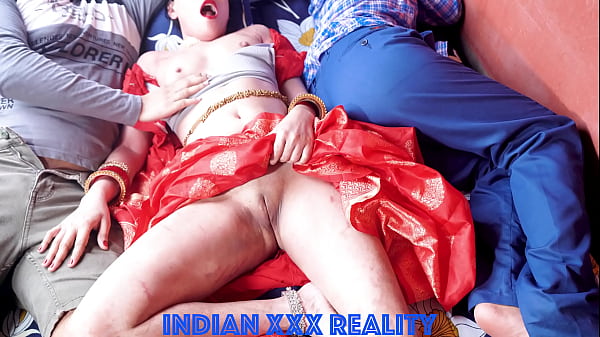 Ibu Tiri India Dan Anak Tiri Cowok Lagi Seru-seruan Di Kamar, Bahasa Hindi Panas.
