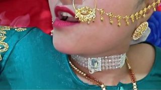 Pasangan India Tampan Dan Cantik Bercinta Romantis Di Kamar Dengan Audio Hindi Yang Jelas