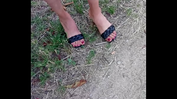 Ibu Arab Jalang, Kaki Seksi Dan Hak Tinggi Bikin Ngilu.