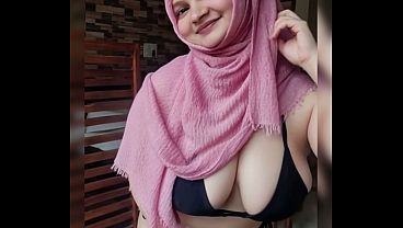 Twerk Pantat Hijabku Bikin Makin Liar