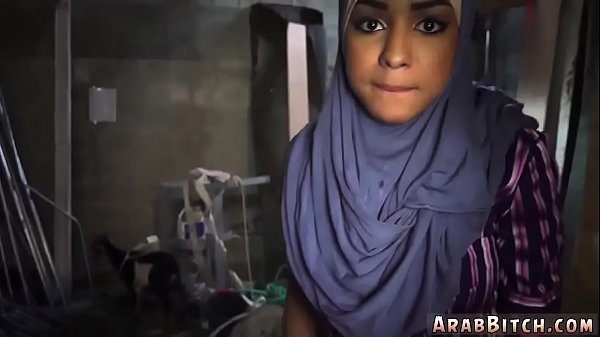 Gadis Arab Dan Wanita Muslim Goyang Pantat Di Titik Drop, 23km Dari Kota