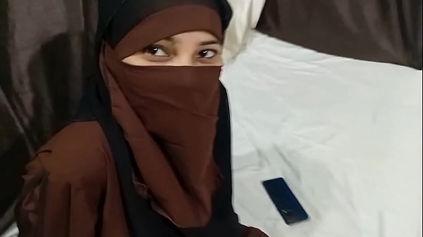 Hot Muslim Kakak Tiri Buka Hijab Di Ranjang, Minta Digenjot Sama Adik Tiri Sendiri