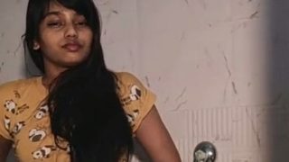 Banci Desi Goyang-goyang Telanjang Di Bawah Pancuran Kamar Mandi