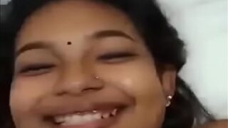 Gadis Desi Pertama Kali Ngerasain Nikmatnya Ngentot Di Video Xxx India.