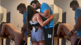 Pria Bernafsu Menggerek Lubang Ceweknya Yang Seksi Dalam Video Mms India.