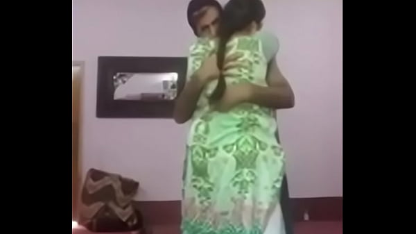 Pasangan Desi Lagi Seru-seruan Di Ranjang, Panas Banget!