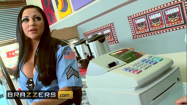Seragam Ketat, Toket Gede Menggoda – (audrey Bitoni, Honey White, Johnny Sins) – Boston Cream – Brazzers