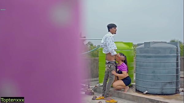 Babes Lagi Hot Di Atas Atap! Jangan Keluarin Di Dalem, Sayang.