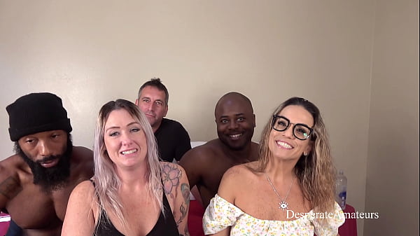 Ibu-ibu Seksi Alex Dan Karla, Para Milf Latin Panas, Siap Adu Gairah Di Pesta Seks Yang Bikin Mabuk.
