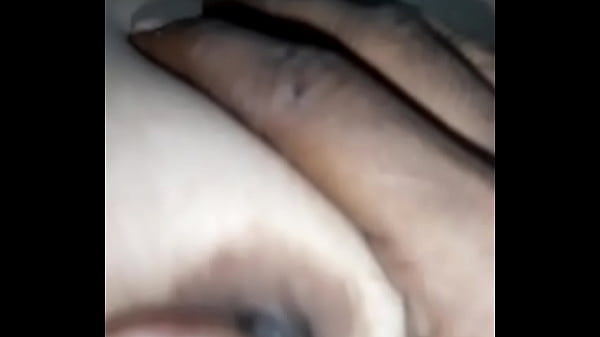 Hiru Si Bhabhi Seksi, Siap Digoyang Di Ranjang.