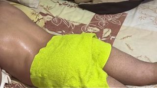 Ibu Mertua Bertubuh Gede, Bantuin Mantu, Pijatannya Malah Bikin Nafsu Menggebu.