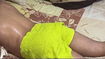 Ibu Mertua Bertubuh Gede, Bantuin Mantu, Pijatannya Malah Bikin Nafsu Menggebu.