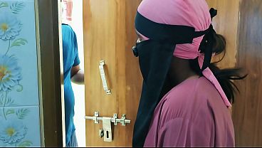 Abis Nge-gym, Tante Hijab Temen Kampus Ngajak Crot Di Kamar.