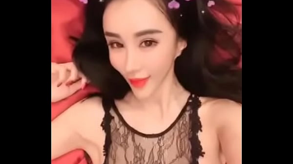 孟晓艺自己摸自己，爽到忍不住拍下来