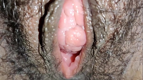 Desi Bhabhi Ki Gili Chut Ka Maza Alag Hai