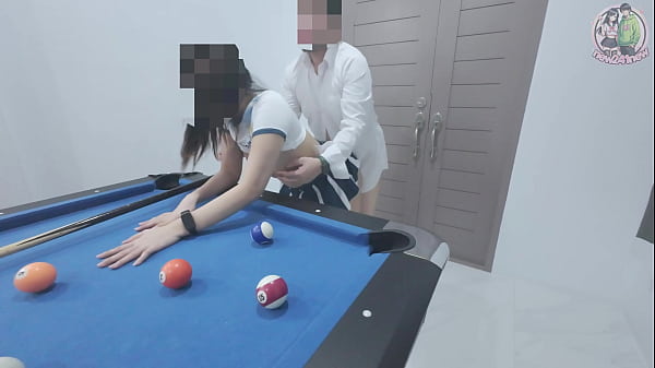 Cewek Thailand Naik Meja Biliar… Trus Digenjot Keras Sampe Muncrat!
