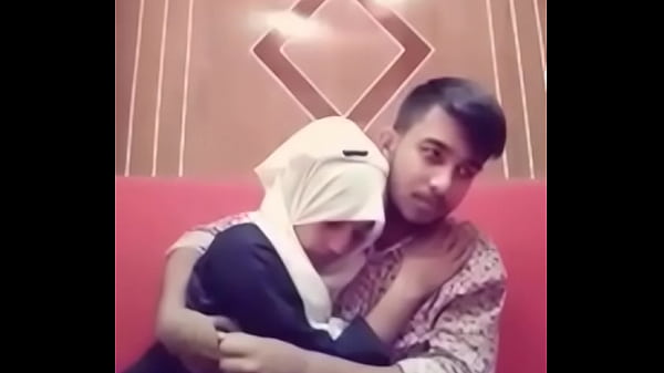 Desi Cewek Cowok Ciuman Panas Di Hotel, Bibir Nempel Basah, Badan Lengket, Makin Liar.