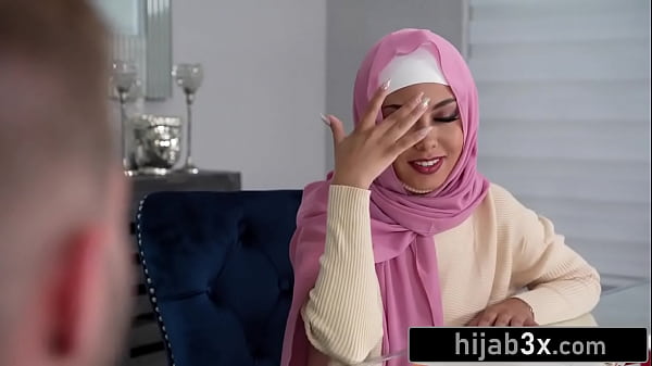 Monyet Kecil Cantik Berhijab Ngewe Sambil Tetap Pakai Kerudung