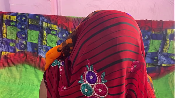 Sasur Ne Bahu Ko Choda Jab Wo Sone Gayi, Desi Indian Hard Sex Fuck Viral Mms Dengan Suara Hindi.