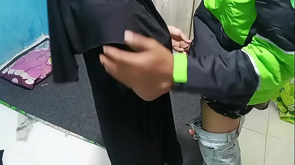 Prank Ajak Ojol Ngentot, Bikin Kontol Tegang Setengah Mati.
