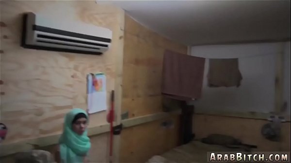 Aksi Anal Arab Pertama, Jalankan Operasi Memek Basah Kencang!