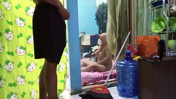 Ngentot Istri Temen Yang Lagi Sibuk Colmek, Bikin Makin Panas.