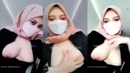 Baju Hitam Ketat, Hijab Camilla, Siap Dibuka Perlahan.