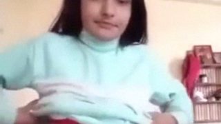 Cewek Abg Kuliahan Yang Imut Lagi Mainin Memeknya Sendiri.