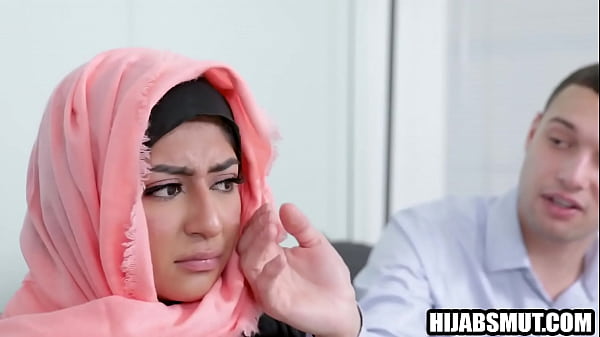 Gadis Hijab Terpaksa Digenjot Bule Amerika Sampai Meringis