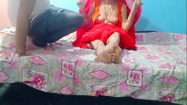 Bhaabi Ne Ghar Mein Akela Devar Ke Saath Masti Karte Hue Peticoot Utha Diya