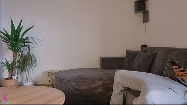 Ibu Tiri Lihat Anak Tiri Punya Kontol Tegang Pas Lagi Bersihin, Langsung Bantu Keluarin Air Mani Di Pantat Bulat Gede Nya.