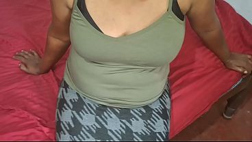 Wanita Asia Sendirian, Siap Dimanjain, Tubuhnya Nganggur Minta Diisi.