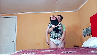 Wanita Berhijab Digenjot Gaya Doggy, Ngebut Bikin Makin Basah.