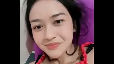 Cewek Perawan Indonesia Pamer Memek Basah Di Live Ig
