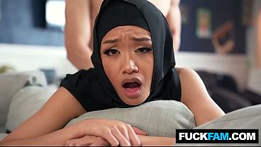 Hijabi Dikenalin Ke Budaya Amerika, Jade Kimiko & Parker Ambrose Mulusin Tubuh Saling Ngenalin