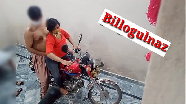 Hot Xxx Digebek Temen Di Atas Motor Pake Suara Hindi