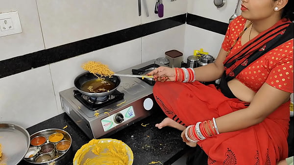 Komal Lagi Sibuk Bikin Gorengan Buat Diwali, Sementara Adik Ipar Udah Siap-siap Mau Ngegondol Kakak Ipar