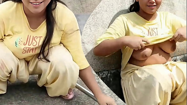 भाभी के साथ छत पर गरमा गरम चुदाई, गाँव की देसी लड़की का खुला सेक्स वीडियो
