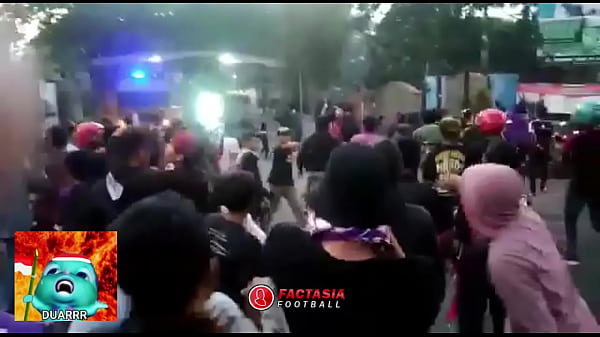 Baku Hantam Suporter Liga Indonesia Part 1 (persik Vs Psim) – Gila, Nafsu Membakar, Geseran Panas Bikin Badan Merinding