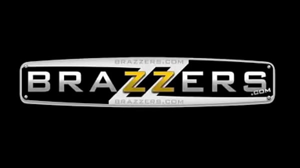 Brazzers, Bintang Porno Bertetek Gede Banget Bikin Ngaceng