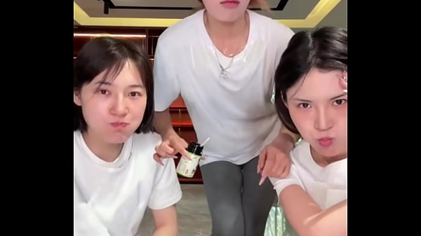 Cô Nàng Lùn Tàu Khựa Dâm đãng Quá Thể