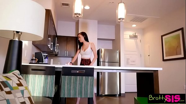 Step Kakak Manja, Kontol Abang Nyasar Masuk, Doi Minta Lagi, S9:e4