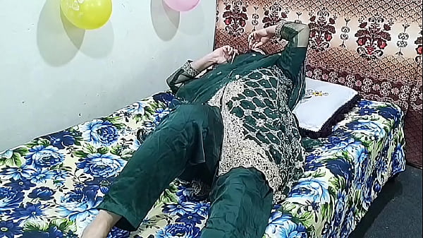 Seorang Bini Orang India Panggil Bocah Kecil, Langsung Digebrak Kasar, Suara Hindi Panas, Desi Sex.