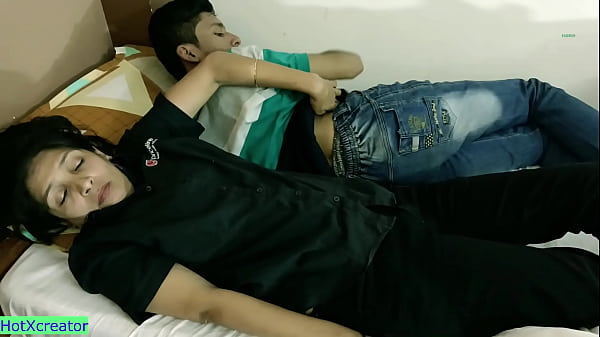 Ngeseks Bareng Kakak Tiri Di Ranjang! Suara Hindi Bikin Makin Nikmat!