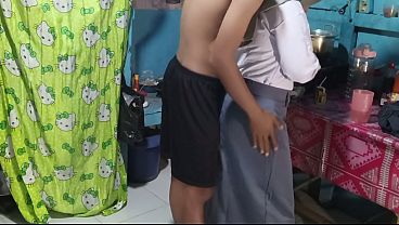 Ngentot Adik Ipar Di Dapur, Pas Mau Berangkat Sekolah, Makin Berasa Nikmatnya.